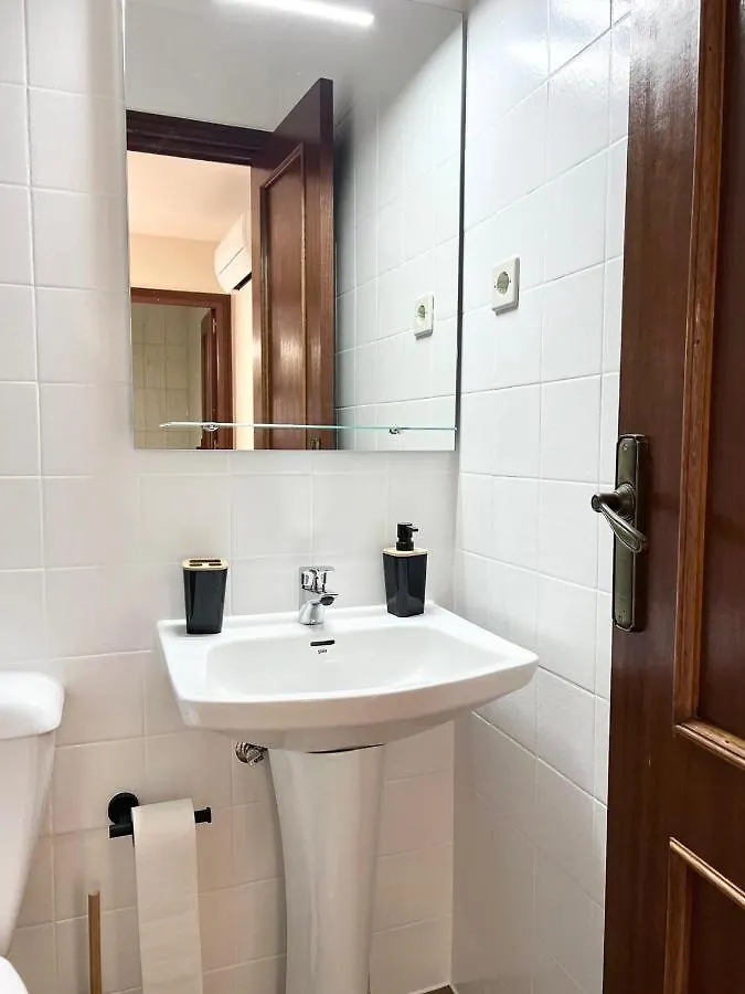 Apartamento Frente Al Mar Con Piscina Roses 0*,  Spain